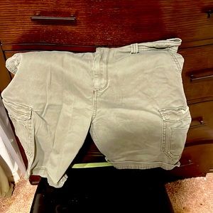 Unionbay olive cargo shorts